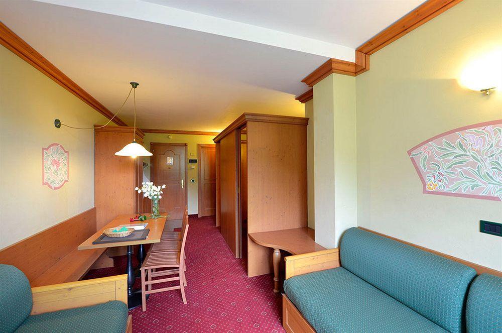 Aparthotel & Residence Palace 蓬泰迪莱尼奥 外观 照片