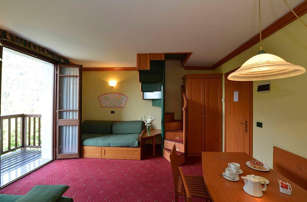 Aparthotel & Residence Palace 蓬泰迪莱尼奥 外观 照片