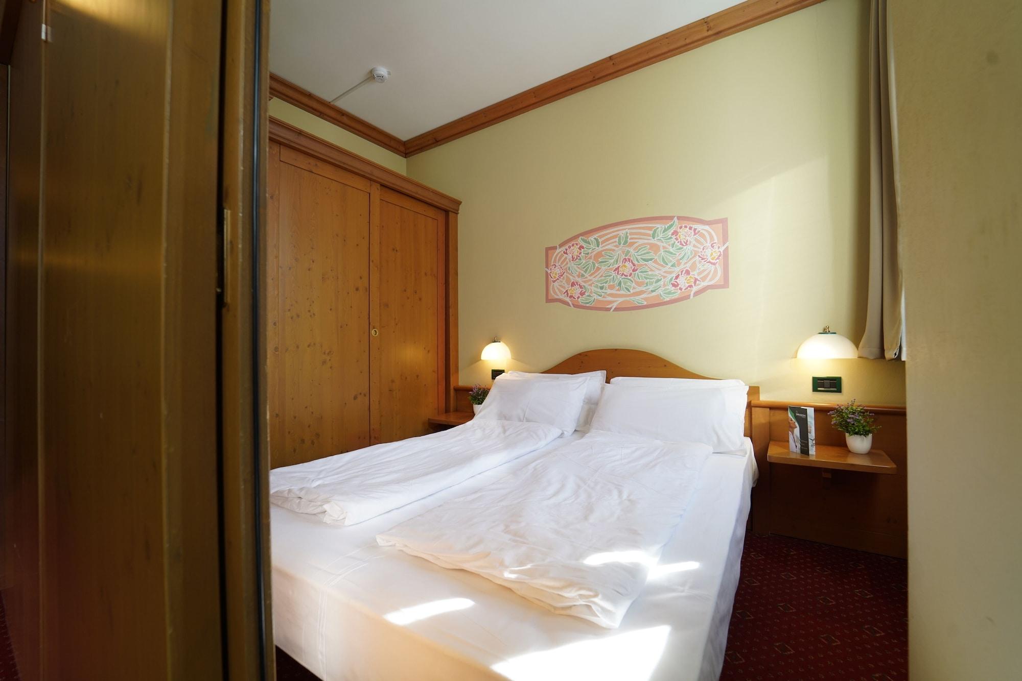 Aparthotel & Residence Palace 蓬泰迪莱尼奥 外观 照片
