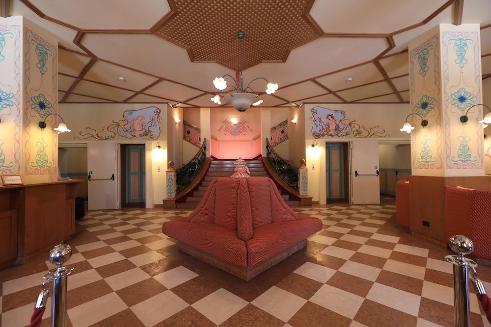 Aparthotel & Residence Palace 蓬泰迪莱尼奥 外观 照片