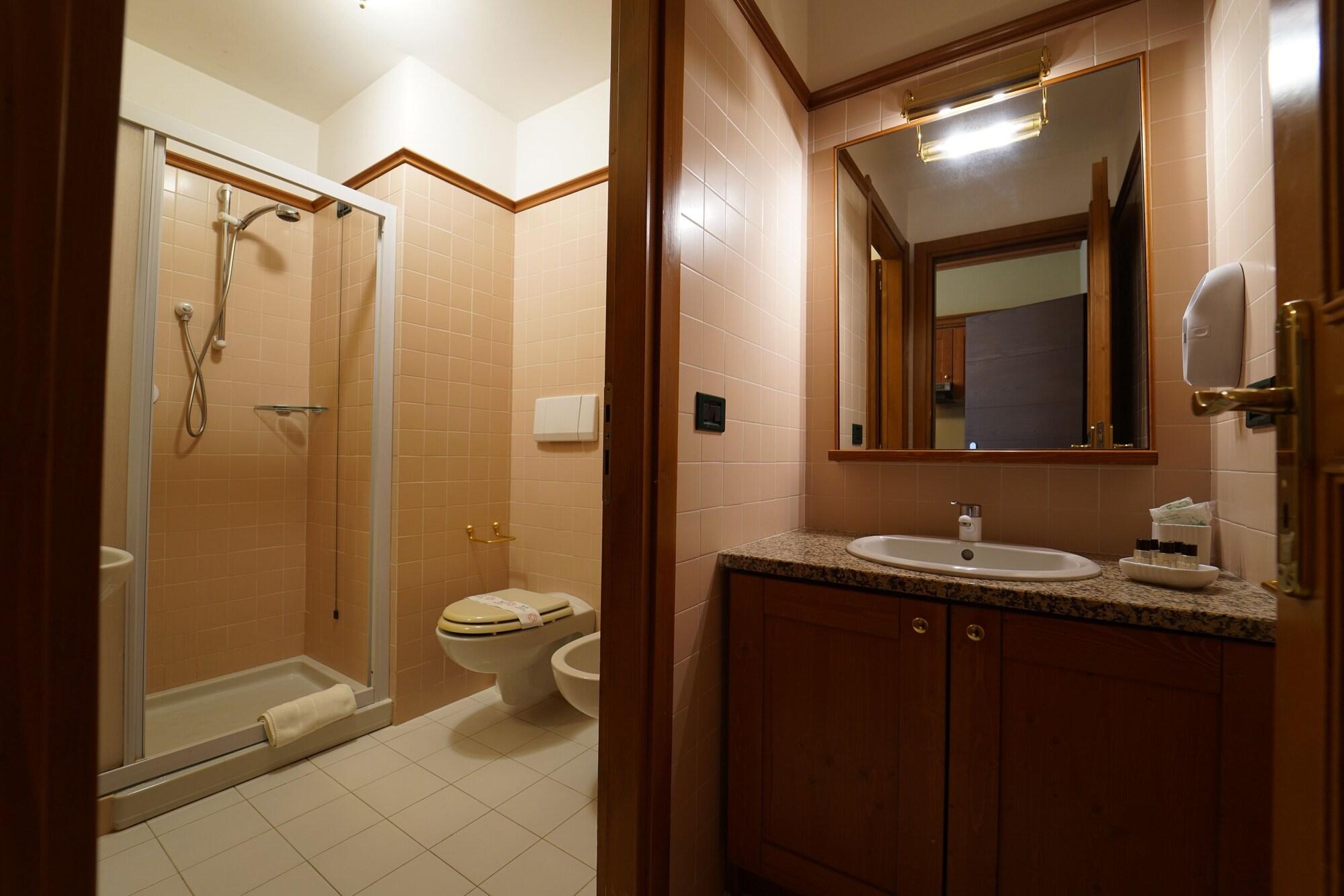 Aparthotel & Residence Palace 蓬泰迪莱尼奥 外观 照片
