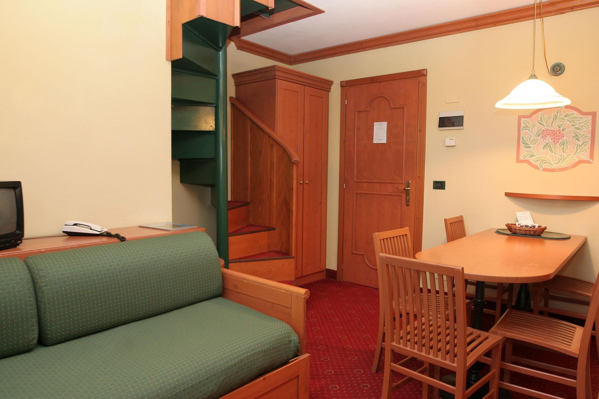 Aparthotel & Residence Palace 蓬泰迪莱尼奥 外观 照片