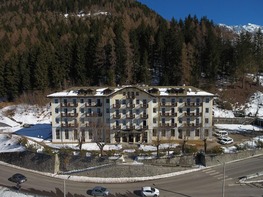 Aparthotel & Residence Palace 蓬泰迪莱尼奥 外观 照片
