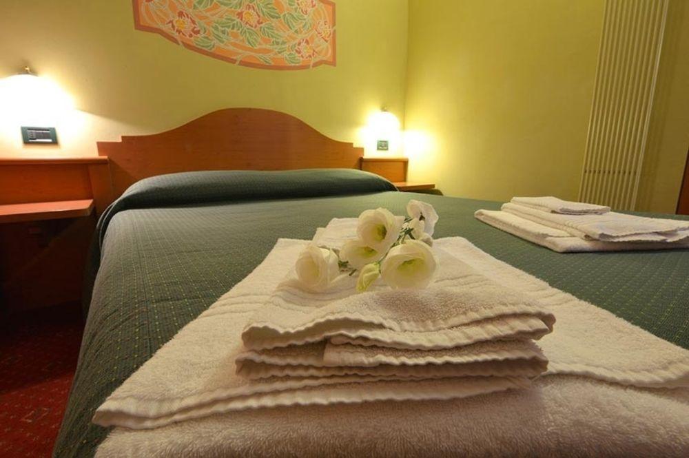 Aparthotel & Residence Palace 蓬泰迪莱尼奥 外观 照片
