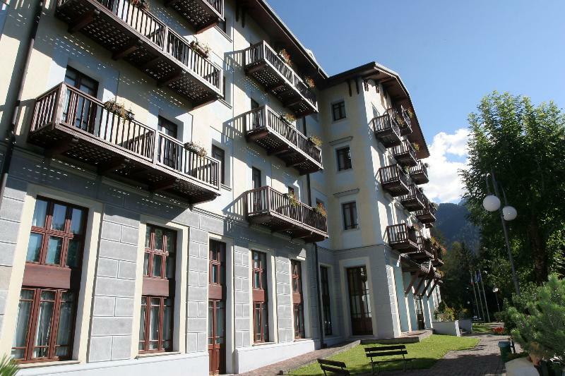 Aparthotel & Residence Palace 蓬泰迪莱尼奥 外观 照片
