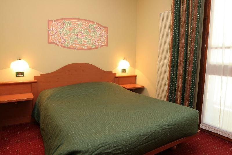 Aparthotel & Residence Palace 蓬泰迪莱尼奥 外观 照片