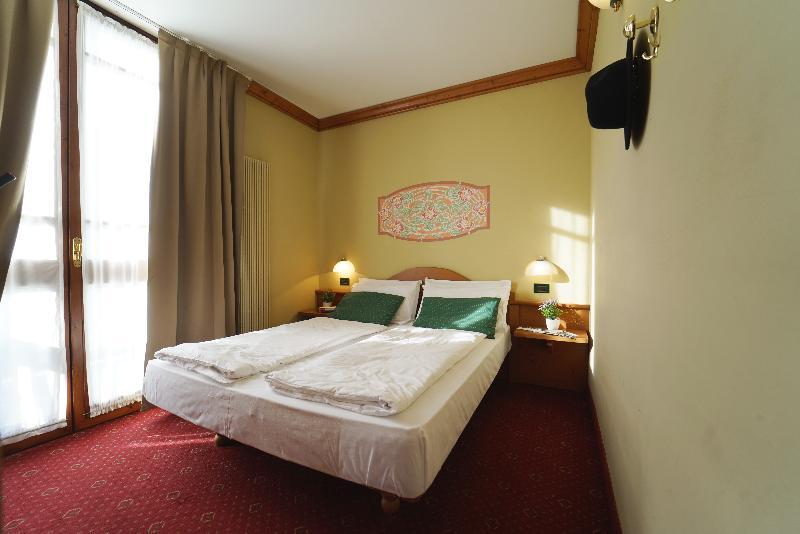 Aparthotel & Residence Palace 蓬泰迪莱尼奥 外观 照片